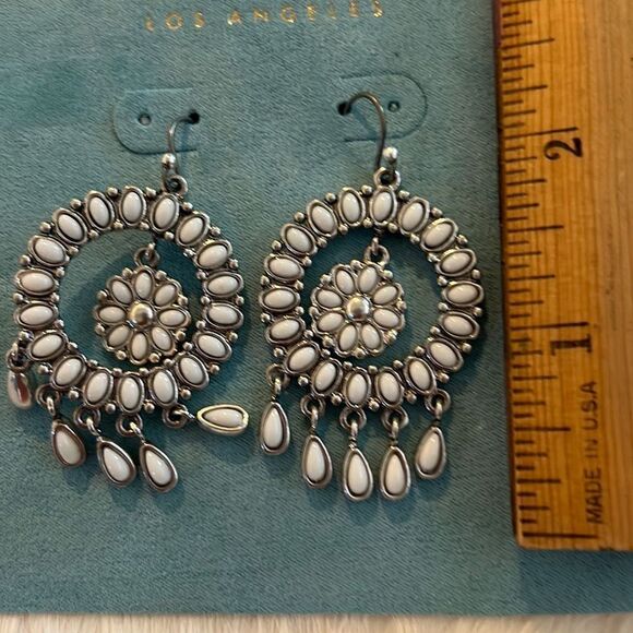LUCKY Southwest Style Earrings - Picture 4 of 4